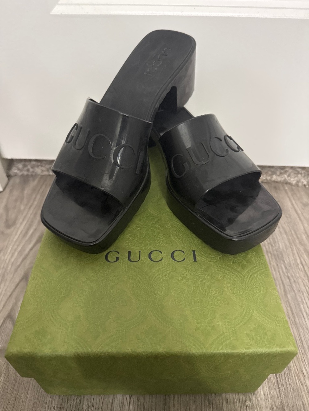 Gucci Rubber Slides - Picture 1 of 7